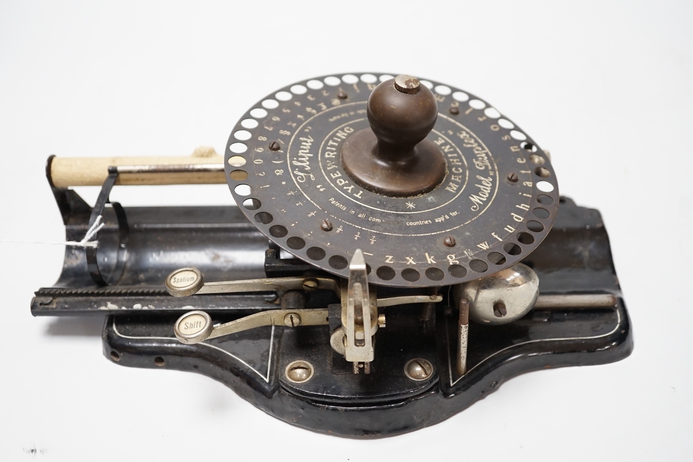 An early 20th century Liliput Duplex Index typewriter (damaged)